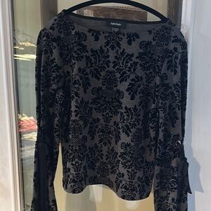 Karen Kane  Black Velvet Long Sleeve Fitted Top
